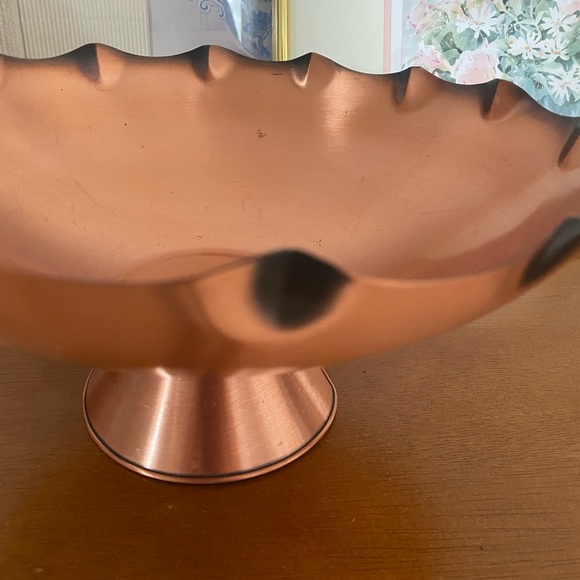 Vintage Copper Bowl by Fantasy Copperware and Wrought  (made in Canada) - Picture 5 of 8